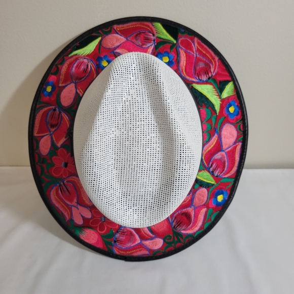 New Beautiful Embroidered Hat - Picture 7 of 13